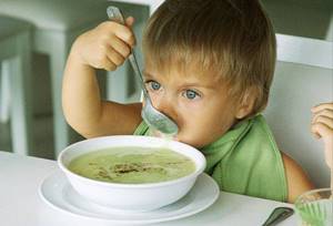 как научить ребенка кушать самому
