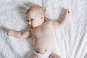 развитие ребенка в 4 месяцев